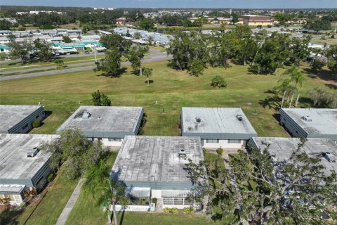 House in Sun City Center, Florida 2 bedrooms, 89.19 sq.m. № 2218265 - photo 20