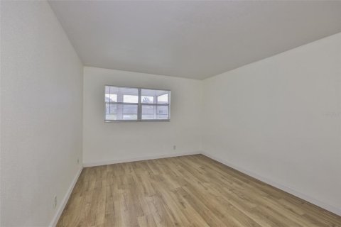 House in Sun City Center, Florida 2 bedrooms, 89.19 sq.m. № 2218265 - photo 10