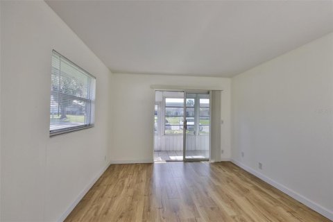House in Sun City Center, Florida 2 bedrooms, 89.19 sq.m. № 2218265 - photo 13