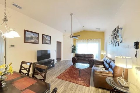 House in Davenport, Florida 4 bedrooms, 154.4 sq.m. № 2232279 - photo 4