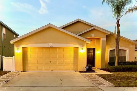 House in Davenport, Florida 4 bedrooms, 154.4 sq.m. № 2232279