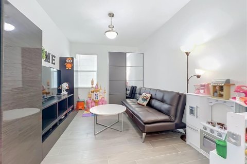 Casa en venta en Orlando, Florida, 6 dormitorios, 244.7 m2 № 2219506 - foto 13