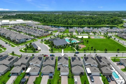 Casa en venta en Orlando, Florida, 6 dormitorios, 244.7 m2 № 2219506 - foto 2