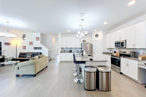 Casa en venta en Orlando, Florida, 6 dormitorios, 244.7 m2 № 2219506 - foto 17