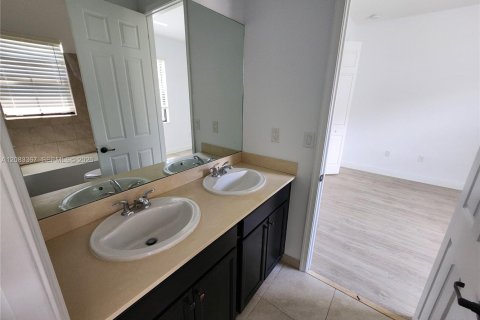 Villa ou maison à louer à Ave Maria, Floride: 4 chambres № 2348680 - photo 9