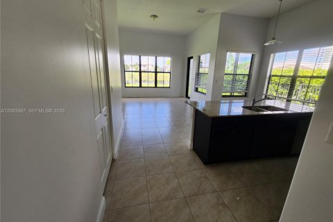 Villa ou maison à louer à Ave Maria, Floride: 4 chambres № 2348680 - photo 12