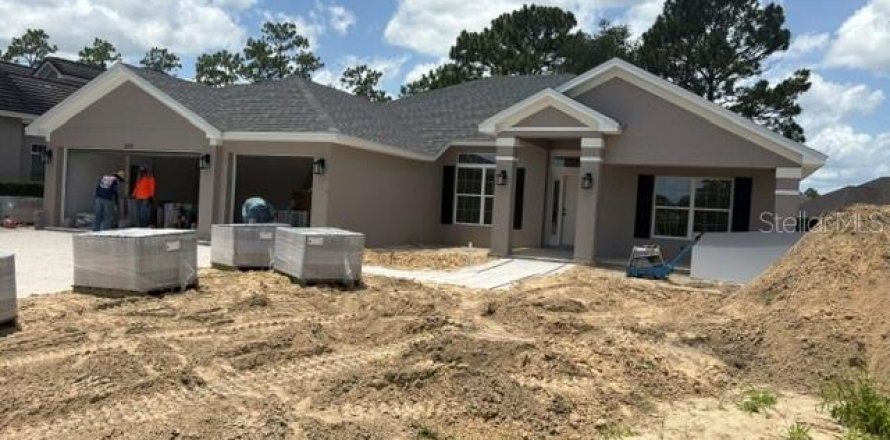 House in Dunnellon, Florida 4 bedrooms, 210.42 sq.m. № 2204271