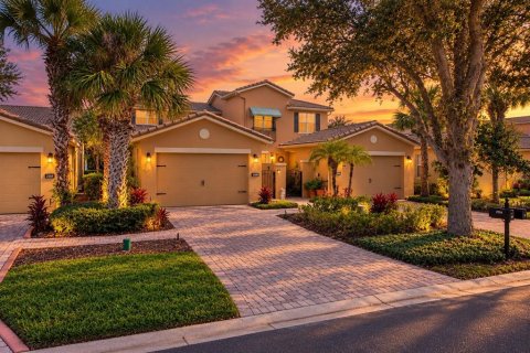 Casa en venta en Poinciana, Florida, 2 dormitorios, 176.42 m2 № 2428950 - foto 2