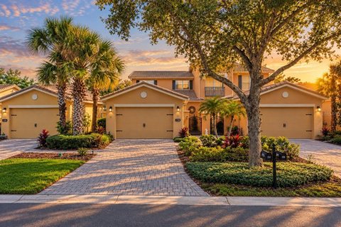 Casa en Poinciana, Florida 2 dormitorios, 176.42 m2 № 2428950