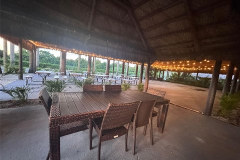 Commercial property in Miami, Florida № 1944336 - photo 17