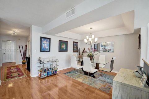 Condo in Fort Lauderdale, Florida, 2 bedrooms  № 1656569 - photo 11