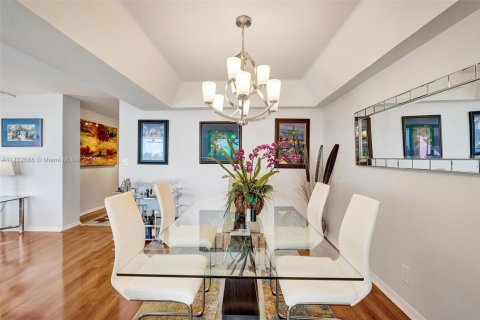 Condo in Fort Lauderdale, Florida, 2 bedrooms  № 1656569 - photo 16