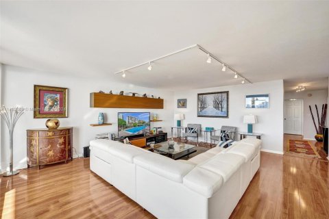 Condo in Fort Lauderdale, Florida, 2 bedrooms  № 1656569 - photo 6