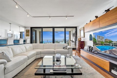 Condo in Fort Lauderdale, Florida, 2 bedrooms  № 1656569 - photo 8