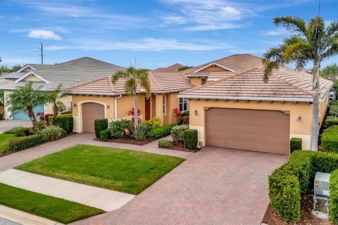 House in Bradenton, Florida 4 bedrooms, 258.73 sq.m. № 2143745 - photo 2