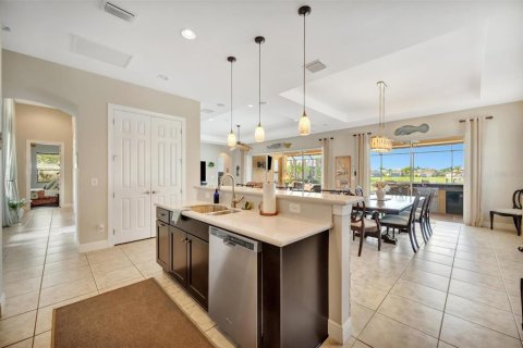 House in Bradenton, Florida 4 bedrooms, 258.73 sq.m. № 2143745 - photo 20