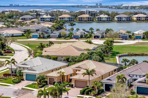 House in Bradenton, Florida 4 bedrooms, 258.73 sq.m. № 2143745 - photo 9