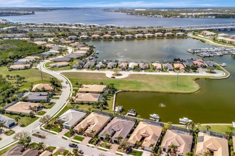 House in Bradenton, Florida 4 bedrooms, 258.73 sq.m. № 2143745 - photo 8