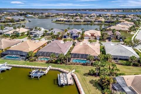 House in Bradenton, Florida 4 bedrooms, 258.73 sq.m. № 2143745 - photo 6