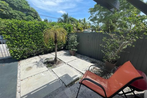 Commercial property in Miami, Florida 124.02 sq.m. № 1990593 - photo 18