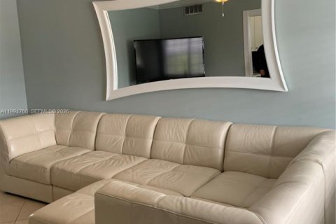 Condo à Hallandale Beach, Floride, 1 chambre  № 2090953
