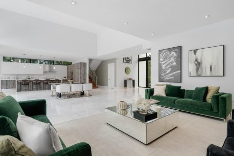 House in Miami Beach, Florida 4 bedrooms, 393.63 sq.m. № 1955011 - photo 3