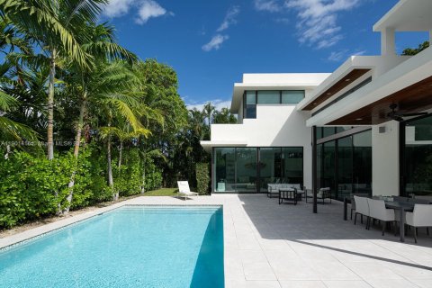 House in Miami Beach, Florida 4 bedrooms, 393.63 sq.m. № 1955011 - photo 26