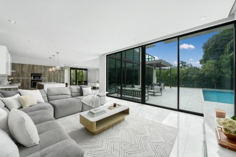 House in Miami Beach, Florida 4 bedrooms, 393.63 sq.m. № 1955011 - photo 12