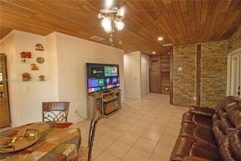 Villa ou maison à vendre à Clewiston, Floride: 3 chambres № 2024799 - photo 17