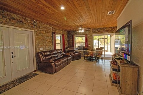 Villa ou maison à vendre à Clewiston, Floride: 3 chambres № 2024799 - photo 14