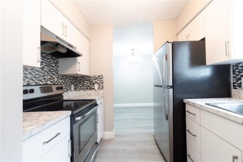 Condominio en venta en Tampa, Florida, 2 dormitorios, 81.85 m2 № 1801742 - foto 16