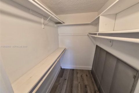 Condominio en venta en Sunrise, Florida, 1 dormitorio, 57.6 m2 № 2153730 - foto 7