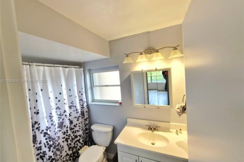 Condominio en venta en Sunrise, Florida, 1 dormitorio, 57.6 m2 № 2153730 - foto 8