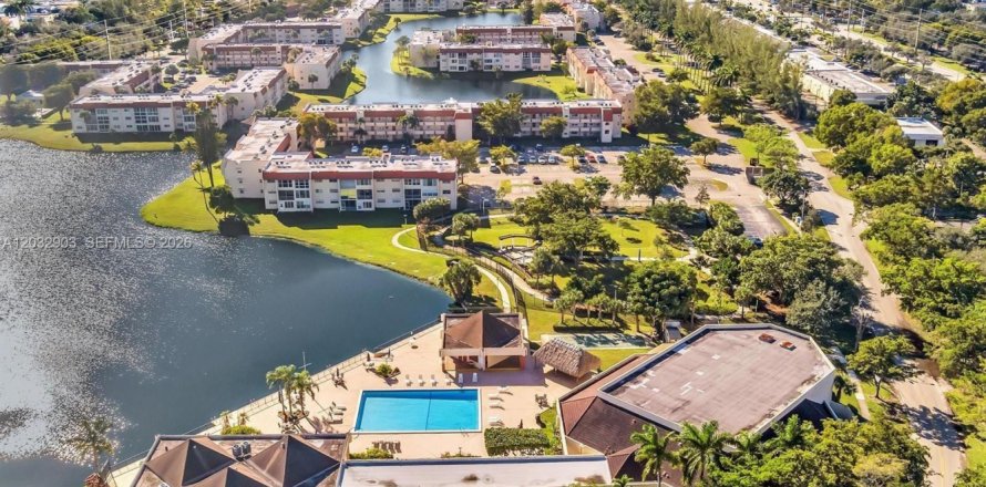 Condominio en Sunrise, Florida, 1 dormitorio  № 2153730