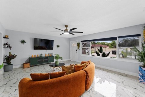 Villa ou maison à vendre à Orlando, Floride: 4 chambres, 130.53 m2 № 2388549 - photo 7