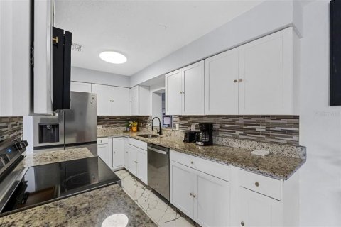 Villa ou maison à vendre à Orlando, Floride: 4 chambres, 130.53 m2 № 2388549 - photo 11