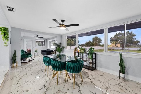 Villa ou maison à vendre à Orlando, Floride: 4 chambres, 130.53 m2 № 2388549 - photo 13