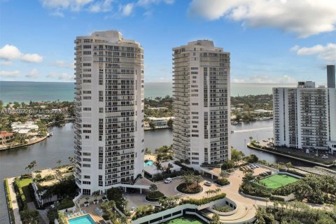 Condo in Aventura, Florida, 2 bedrooms  № 2027128