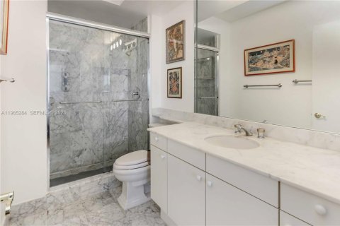 Condo in Aventura, Florida, 2 bedrooms № 2027128 - photo 22