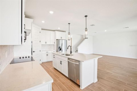 Casa en venta en Zephyrhills, Florida, 5 dormitorios, 283.44 m2 № 2119112 - foto 19