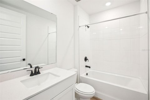 Casa en venta en Zephyrhills, Florida, 5 dormitorios, 283.44 m2 № 2119112 - foto 20
