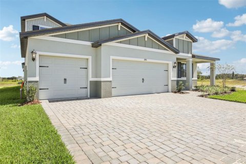 Casa en venta en Zephyrhills, Florida, 5 dormitorios, 283.44 m2 № 2119112 - foto 3