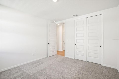 Casa en venta en Zephyrhills, Florida, 5 dormitorios, 283.44 m2 № 2119112 - foto 28