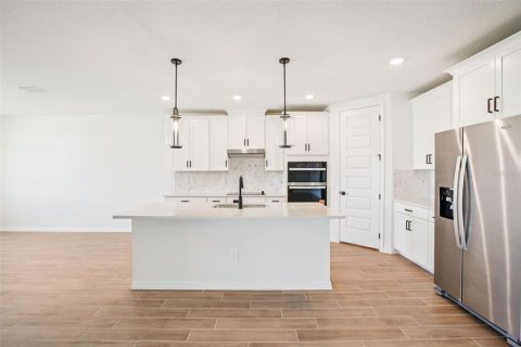 Casa en venta en Zephyrhills, Florida, 5 dormitorios, 283.44 m2 № 2119112 - foto 15