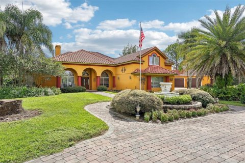 Villa ou maison à vendre à Sorrento, Floride: 5 chambres, 378.11 m2 № 2388746 - photo 3