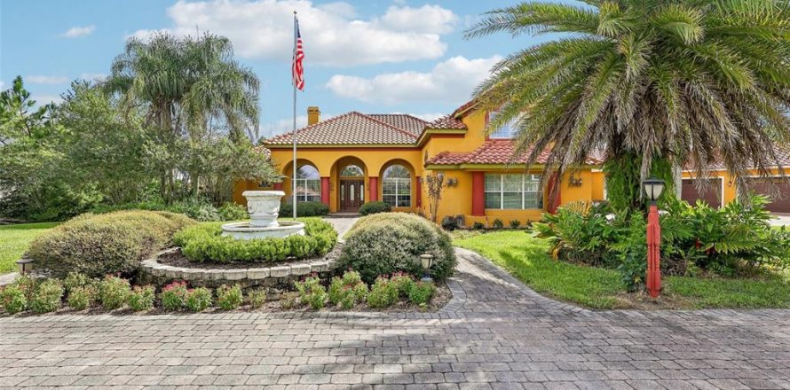Villa ou maison à Sorrento, Floride 5 chambres, 378.11 m2 № 2388746