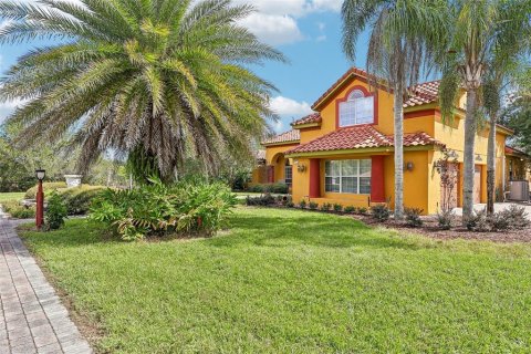 Villa ou maison à vendre à Sorrento, Floride: 5 chambres, 378.11 m2 № 2388746 - photo 2