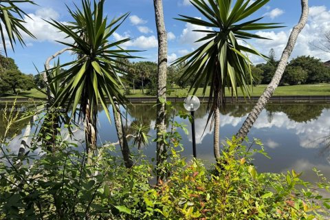 Купить кондоминиум в Лодерхилл, Флорида 2 спальни, 99.41м2, № 1962943 - фото 23