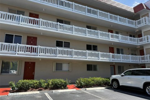 Купить кондоминиум в Лодерхилл, Флорида 2 спальни, 99.41м2, № 1962943 - фото 3