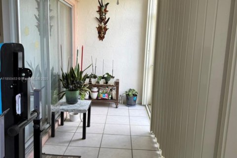 Купить кондоминиум в Лодерхилл, Флорида 2 спальни, 99.41м2, № 1962943 - фото 26